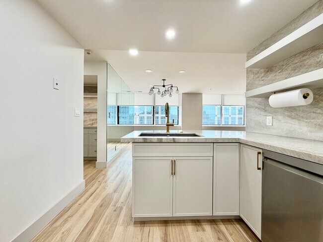 48 W Broadway