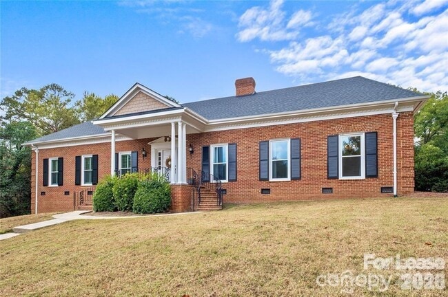 Building Photo - 3900 Braxton Dr