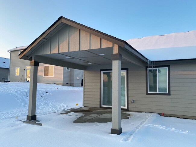 Photo - Newer Edgewood Home in Sagecrest Development!