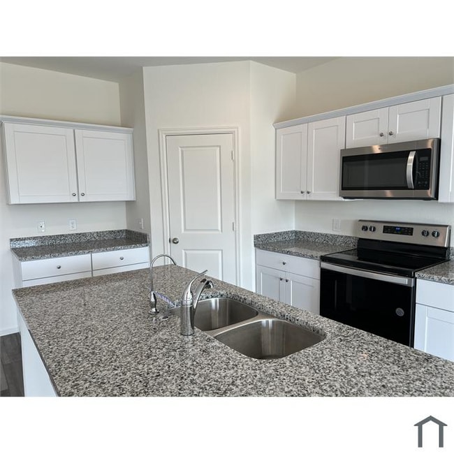 Photo - 1073 Long Bay Ct