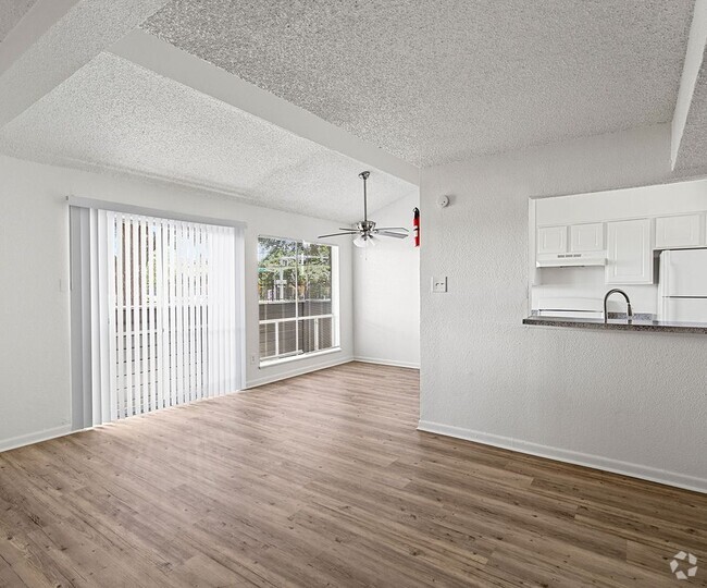 Building Photo - 2111 Holly Hall St Rental