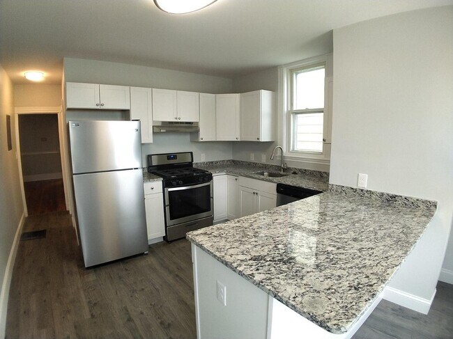 Photo - 114 Falcon St