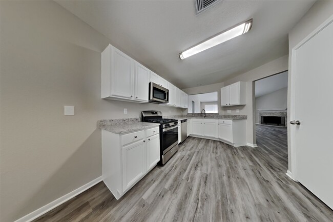 Photo - 2318 Friarwood Trail