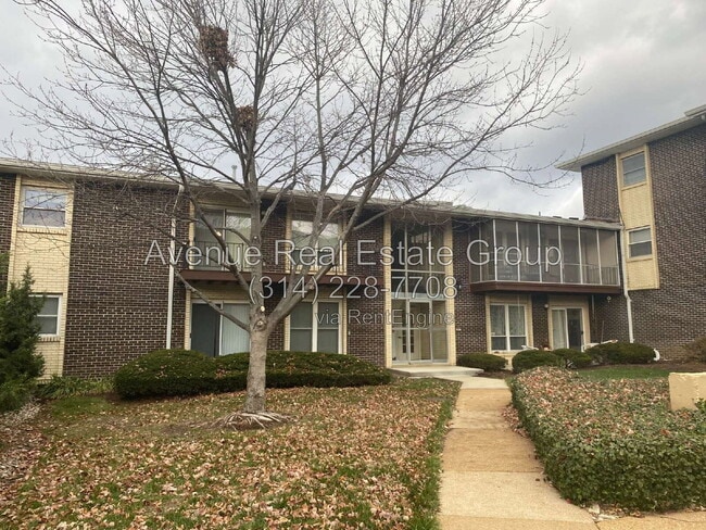Building Photo - 10379 Forest Brook Ln Unit A