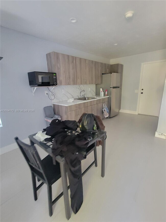 Photo - 15250 SW 154th Ave Unidad Studio