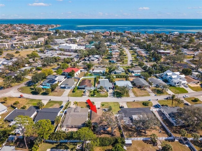 Photo - 4426 Helena St NE