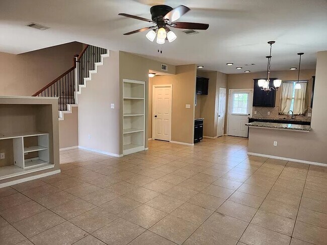 Photo - 2318 Tracy Ln