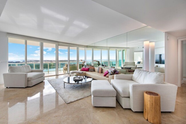 Photo - 1000 South Pointe Dr Unidad 1903 Rental