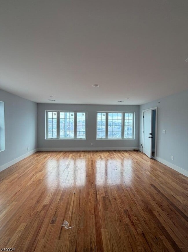 Photo - 129 Mt Pleasant Ave Unidad 3