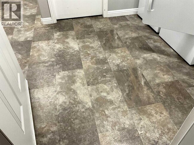 Photo - 7411-7429 29 th St