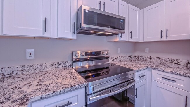 Photo - 4928 Silverdene St