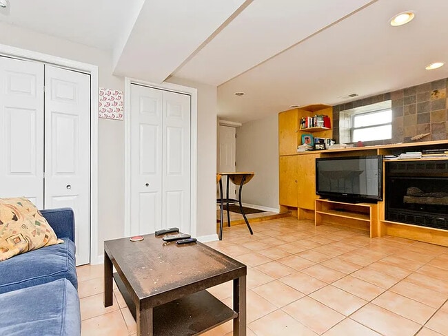 Photo - 1905 W Huron St Unit G