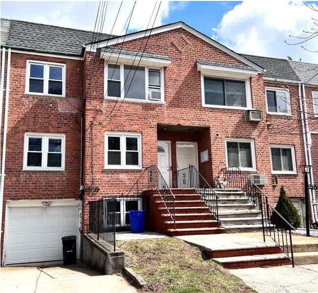 Building Photo - 6471 Alderton St Unit #1 Rental
