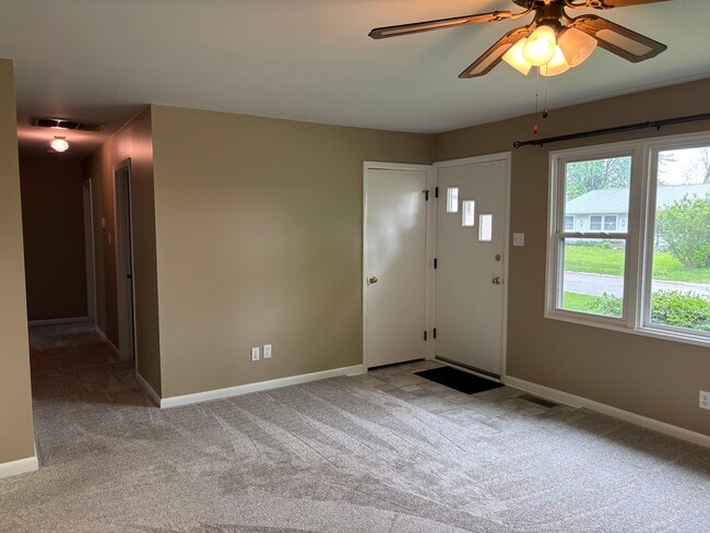 Photo - 374 Raritan Dr