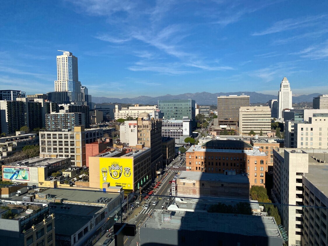 Balcon View - 400 S Broadway (Los Angeles, CA)