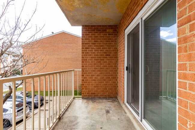 1BR, 1BA - 625SF