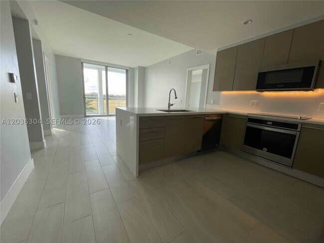 Photo - 2000 Metropica Wy Unit 307