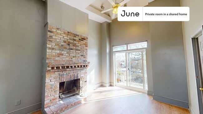 Room in Shared 4 bed/2 bath home in Columbia Heights