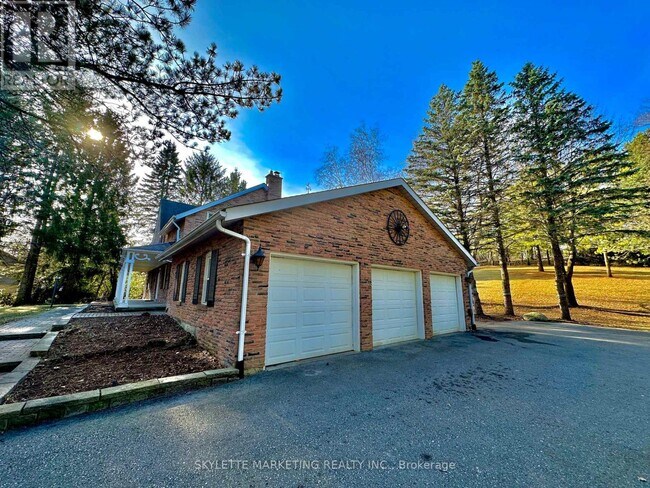 Photo - 8 Blue Grass Dr