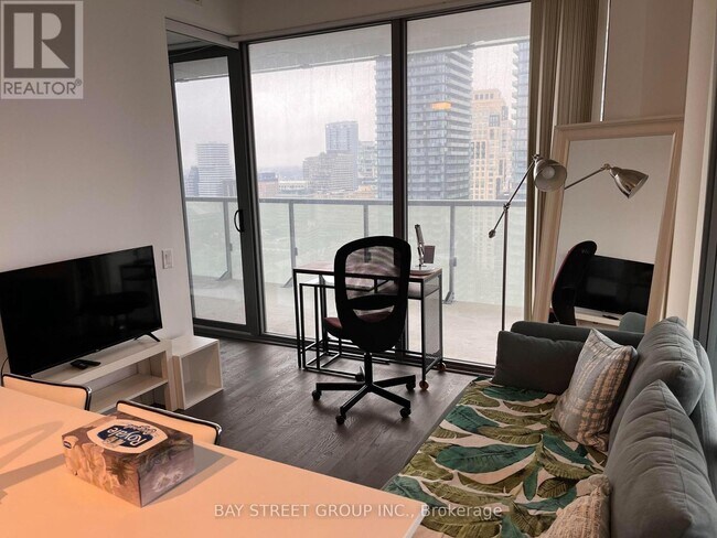 57 St Joseph St Unit 2510