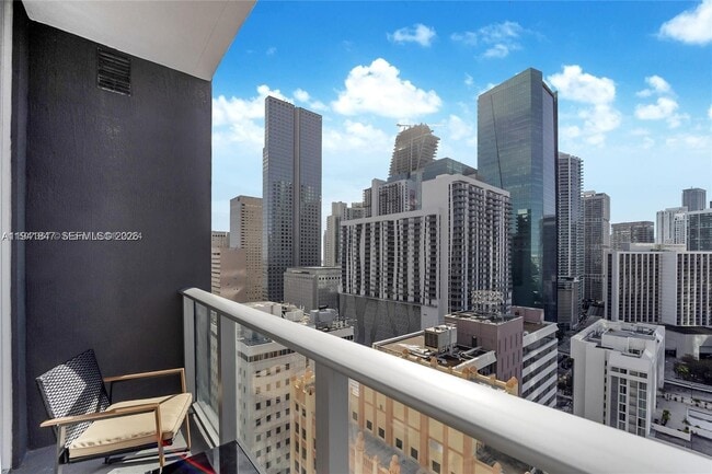 Photo - 151 SE 1st St Unidad 2109