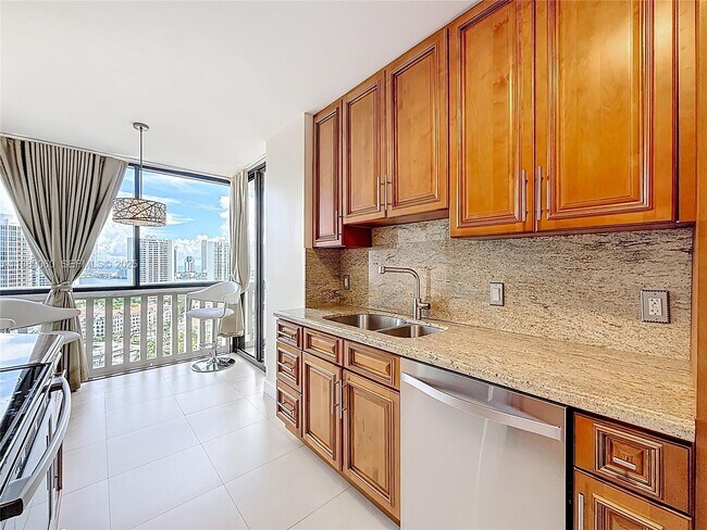 Photo - 1000 W Island Blvd Unit 2208