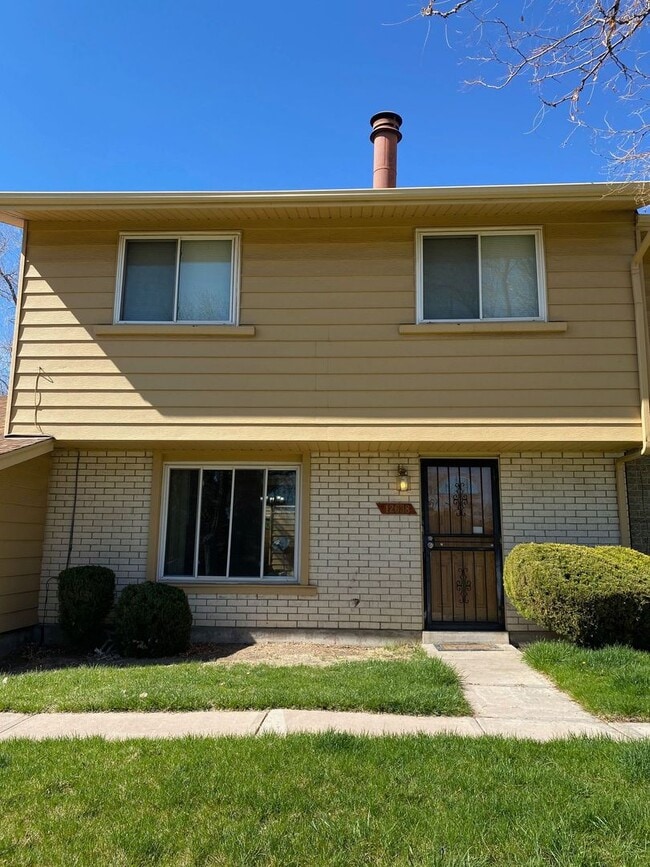 Amazing 3 Bed / 2.5 Bath Townhome in 1st V... - Amazing 3 Bed / 2.5 Bath Townhome in 1st V...