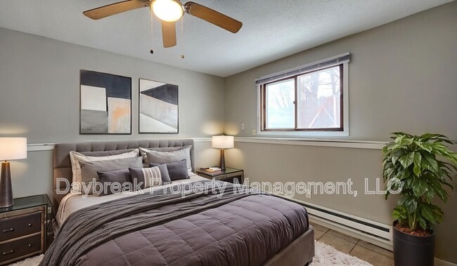 Building Photo - 717 30th St N