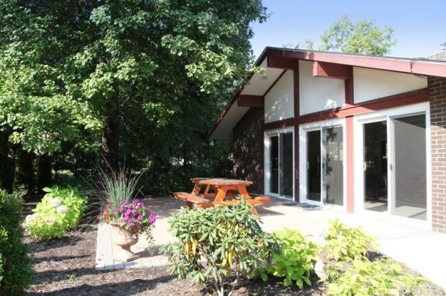 Photo - Mentor Mall Village Apartments