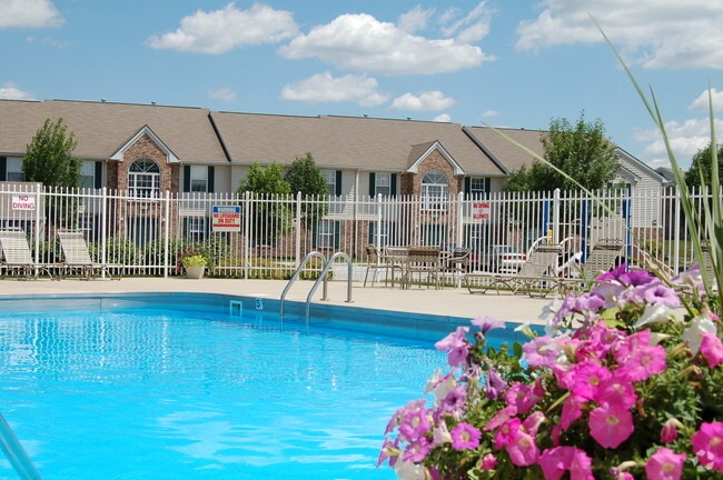 Building Photo - Island Club Rental