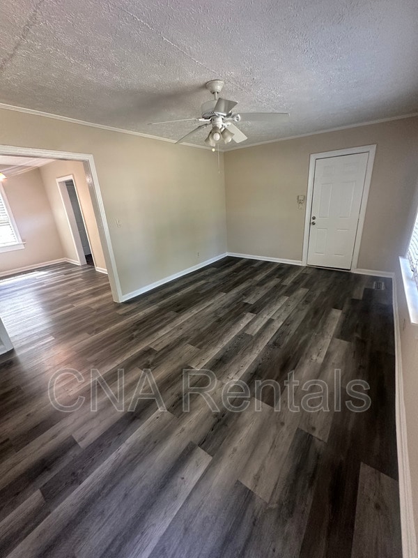 1936 Clearwater Dr SE