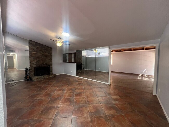 Photo - ***MOVE IN SPECIAL!!!*** Charming Serra Me...
