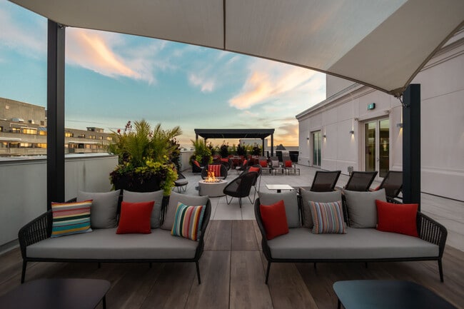 Photo - Majestic Côte Saint-Luc