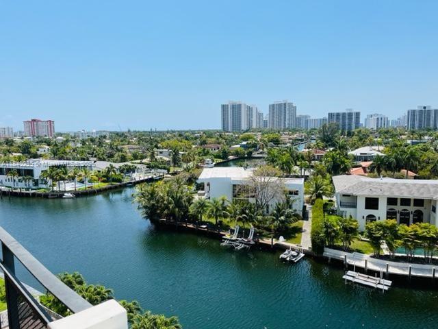 Building Photo - 401 Golden Isles Dr Unit 809 Rental