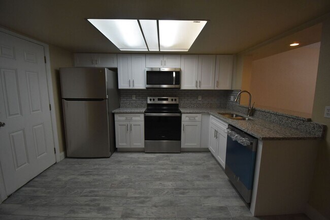Photo - 2Bdrm 1.5Bath -- Townhome near UCF and Wat...