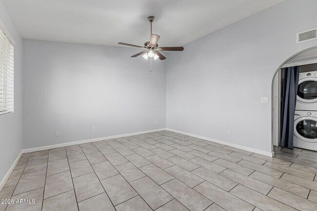 Photo - 1005 W Laguna Dr