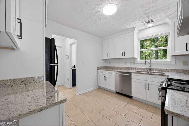 Photo - 6898 Babbling Brook Dr