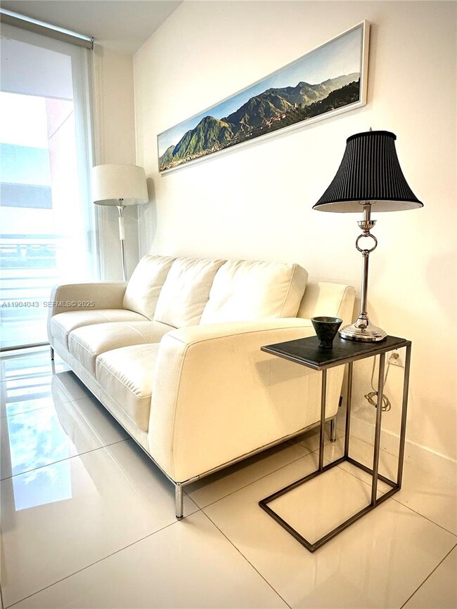 Building Photo - 7661 NW 107th Ave Unit 406