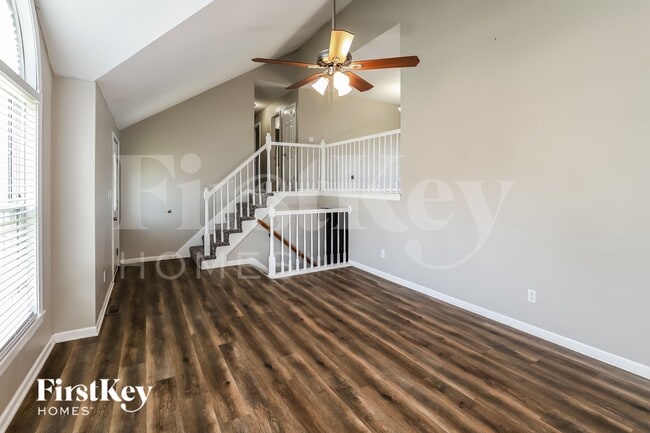 Photo - 904 E Madelyn Dr