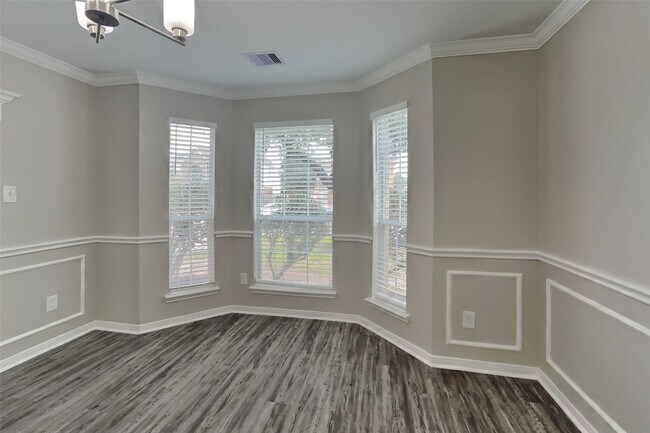 Photo - 438 Pinewood Ridge Dr