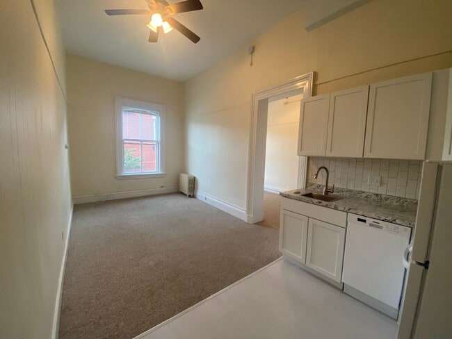 Photo - 15-17 State Street Unit B