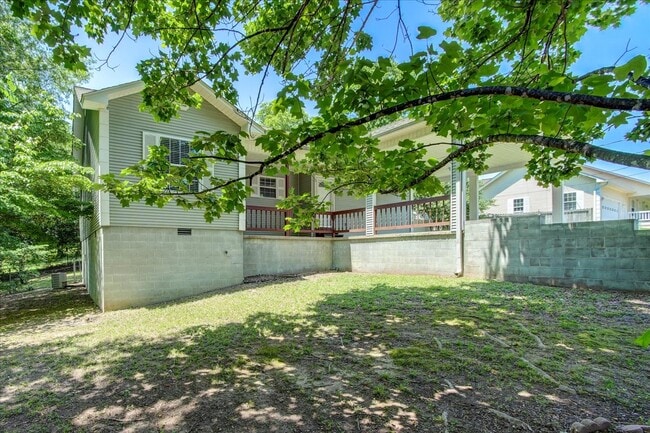 Photo - 328 Cain Rd House