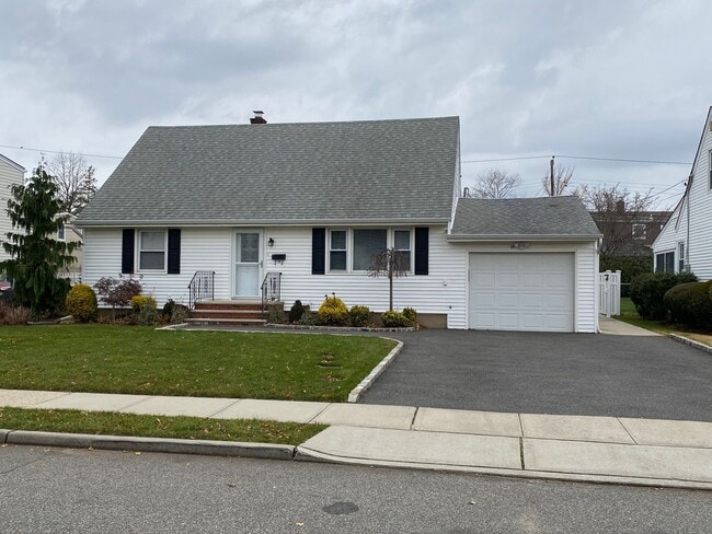 Building Photo - 25 Woodhollow Rd