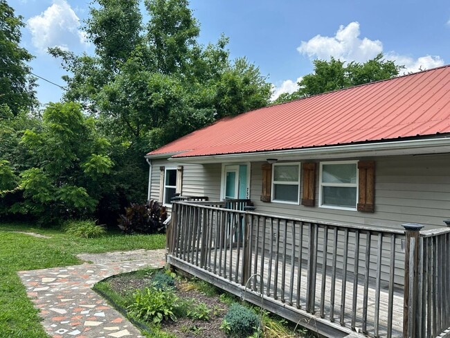 2 Bedroom Pet Friendly Home For Rent Near ... - 2 Bedroom Pet Friendly Home For Rent Near ...
