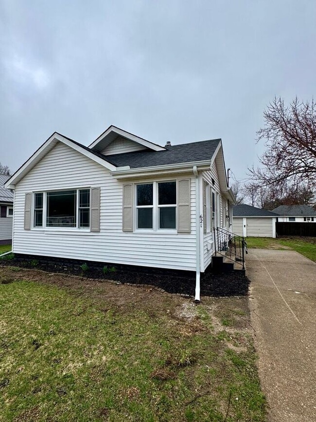 Photo - Updated 2 bedroom Niles Home