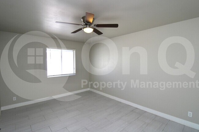 Photo - 532 W La Jolla Dr