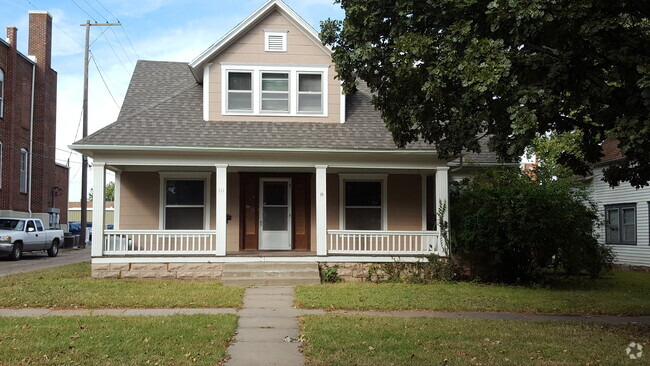 Building Photo - 111 N Washington St Rental