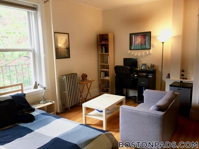 Photo - 6 Symphony Rd Unit 3