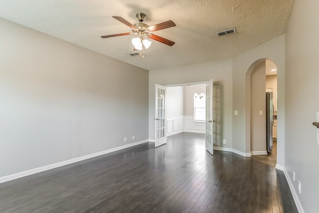 Photo - 1728 Bellamy Ln