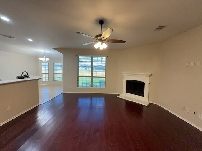 Photo - 2333 Cedarwood Dr